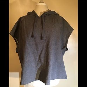 Women’s Avia size 2 XL size 20 gray hooded sleeveless hooded sweatshirt